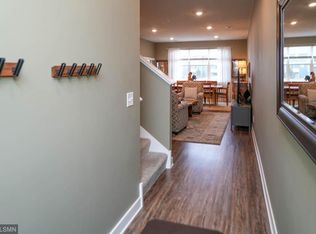 8820 Granite Pass, Woodbury, MN 55129