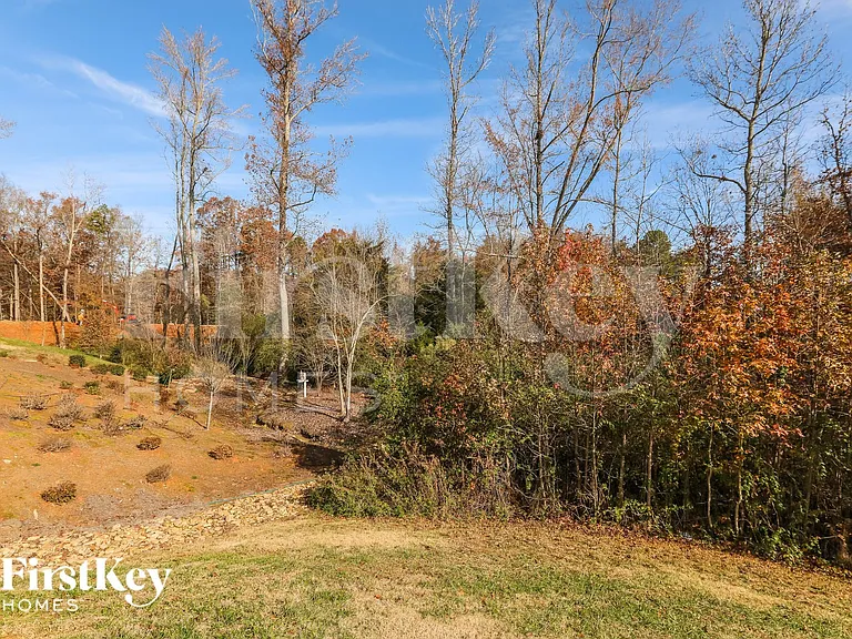 8008 April Ln — Photo 15