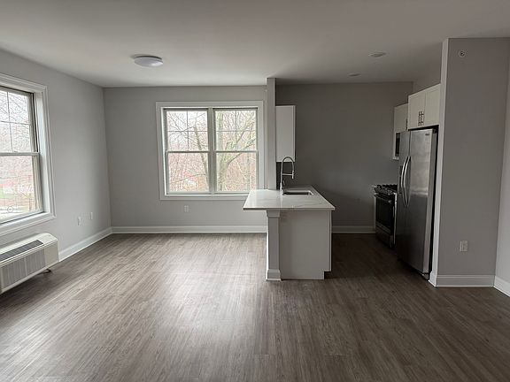 3rd image of 40 Park Ave Unit 308