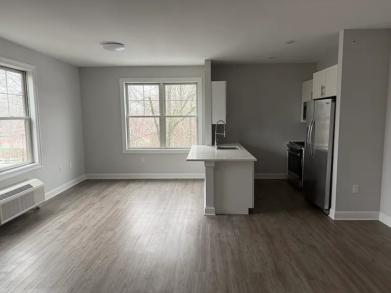 40 Park Ave #308 — Photo 3