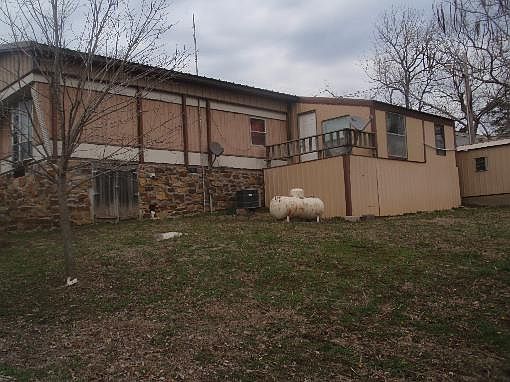 2nd image of 12 E Doe Walk Ln