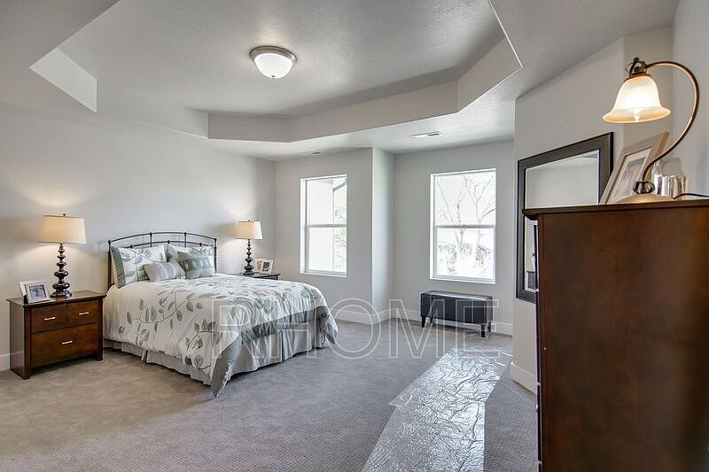 1st image of 1817 W Dalmeny Way