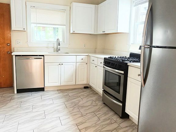 5th image of 587 Riverside Ave #5