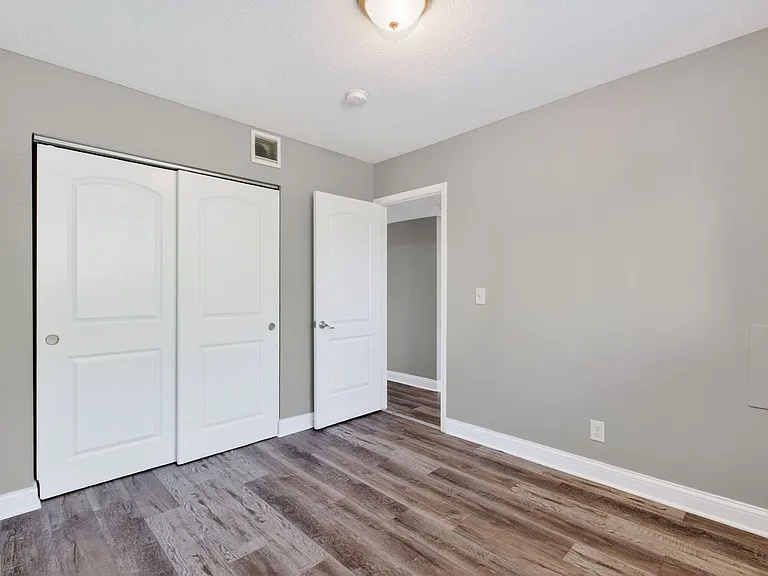 1580 E Mound St — Photo 14