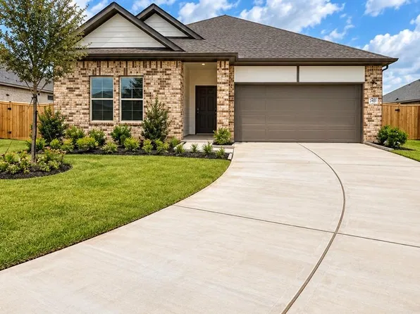 2361 Millican Dr, Dayton, TX 77535
