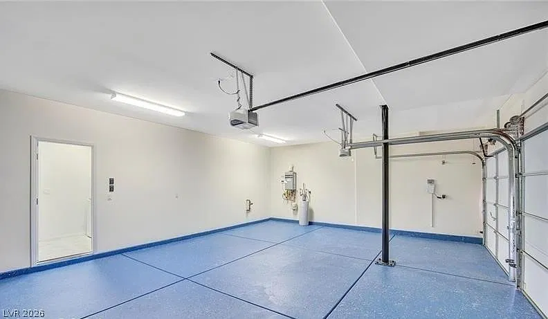 5 bed, 3.5 bath, 4355 sqft, $3,600 — Photo 3