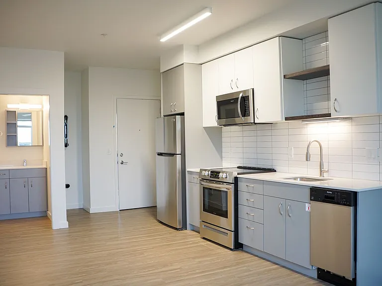2320 N Vancouver Ave #304 — Photo 6