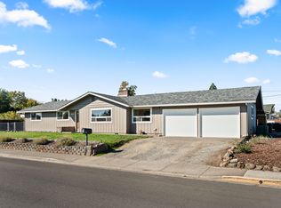 1163 N 3rd St, Central Point, OR 97502