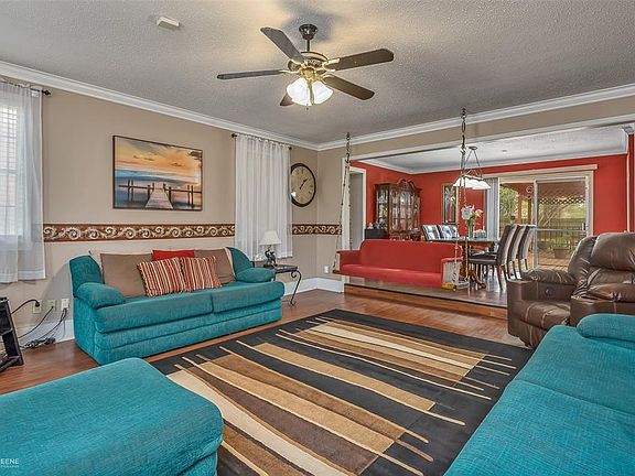 2nd image of 2321 Wesley Cir