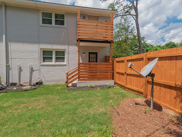 1602 Johns Rd #C — Photo 31