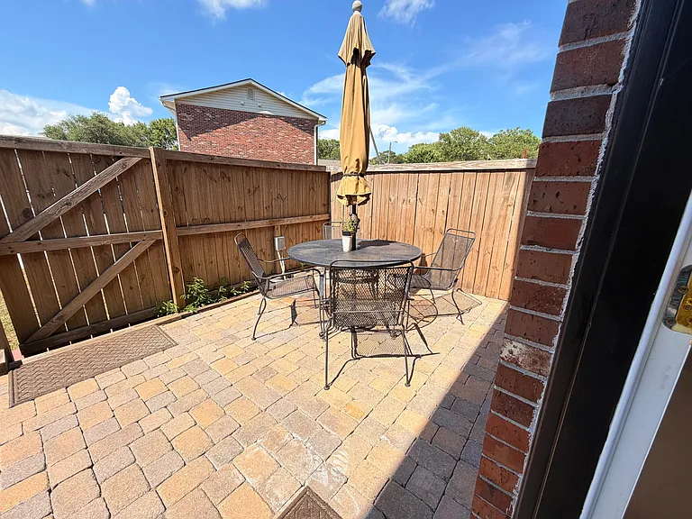 415 Parkdale Dr #6A — Photo 3