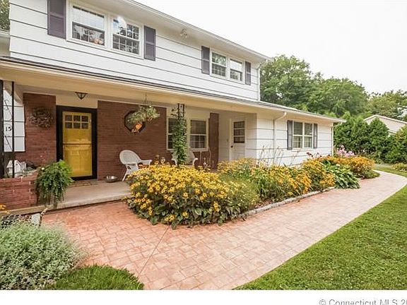 2nd image of 15 Sandra Dr