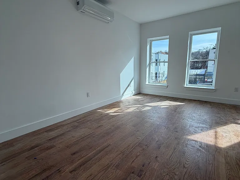 286 Hawthorne Ave #2 — Photo 7