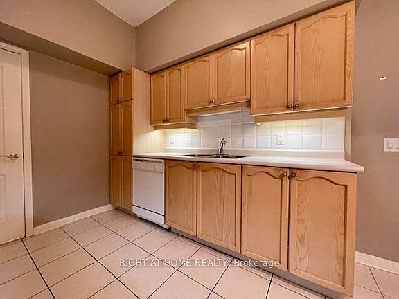 5th image of 2506 Rutherford Rd #501