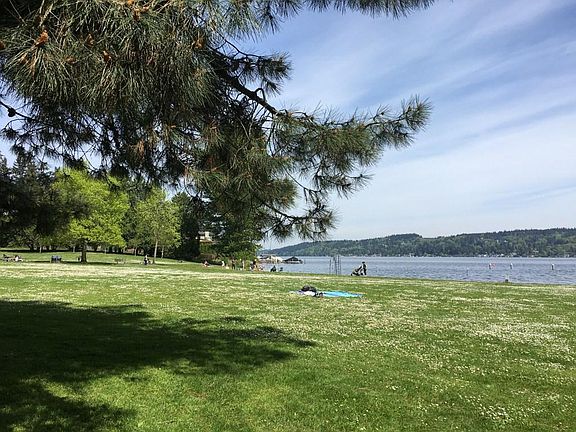 Easy Access to parks, Burke Gilman Trail and dog parks