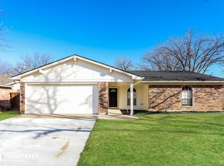 1819 Briar Meadow Dr, Arlington, TX 76014