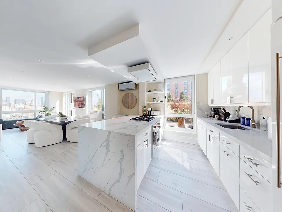 1 Irving Pl #P22D