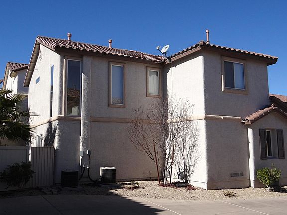 3rd image of 10337 Adrianna Ave