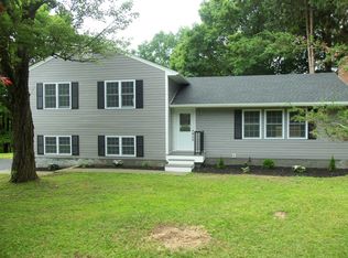 22 Cromwell Dr, Poughkeepsie, NY 12603