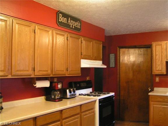 5th image of 2126 Pinewood Dr