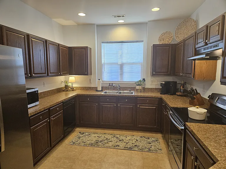 142 Silverspring Pl #A — Photo 3
