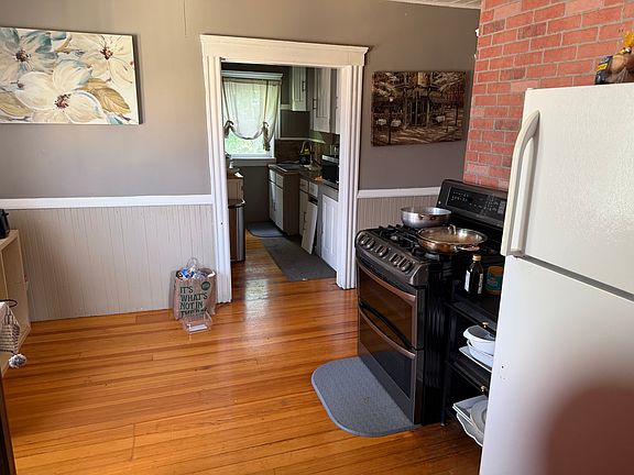 4th image of 23 Primrose St #3