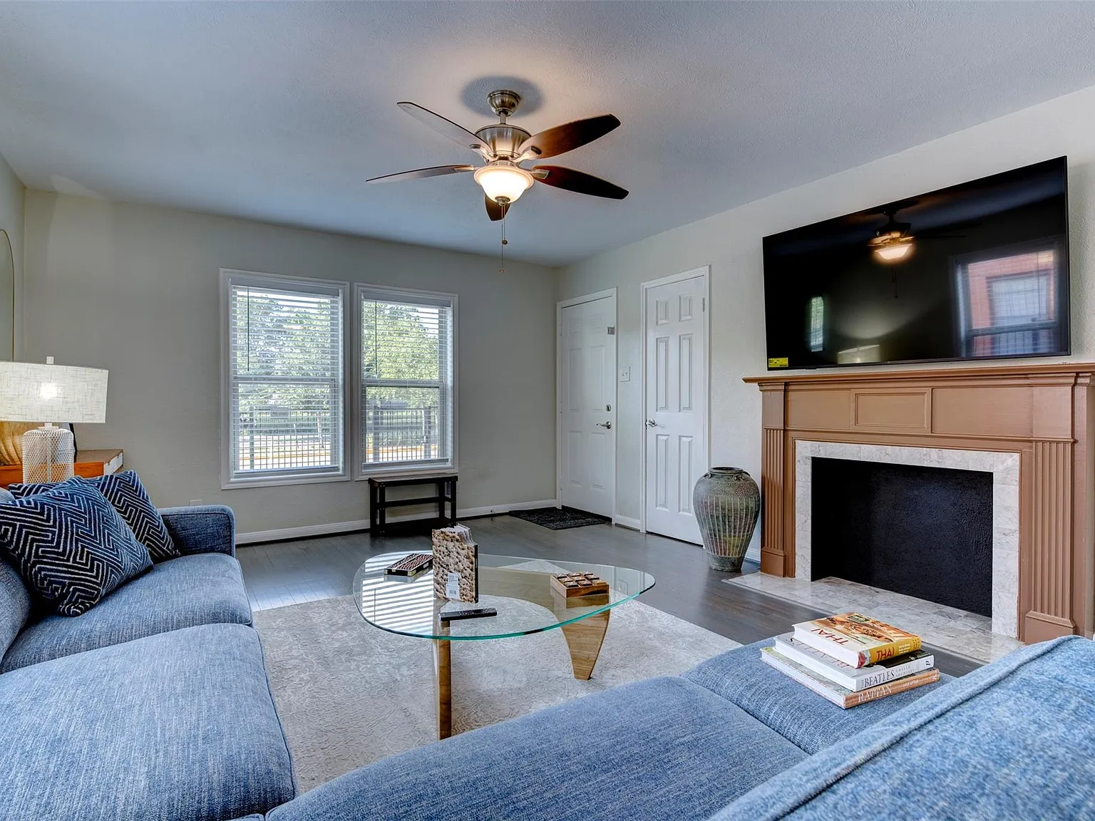 3 bed, 2.0 bath, 2956 sqft, $2,000 — Photo 4