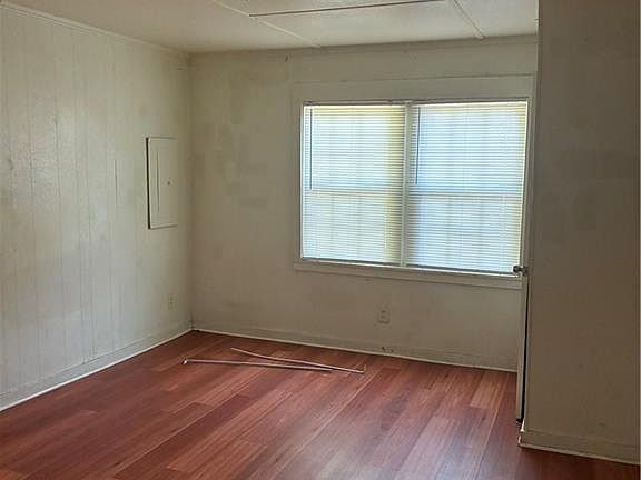 2nd image of 1821 Seale St