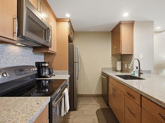 2nd image of 1299 Uluniu Rd APT C209