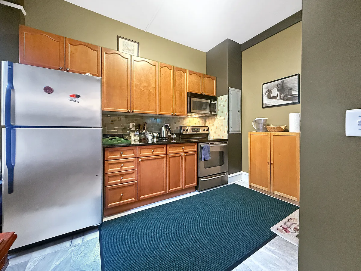 Building Photo - 1613 Harvard St NW #4