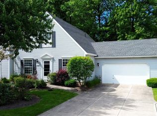 93 Dover Place Ln, Northfield, OH 44067