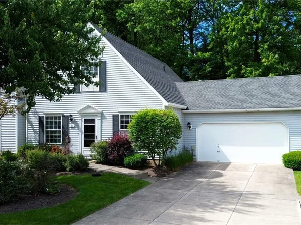 93 Dover Place Ln, Northfield, OH 44067