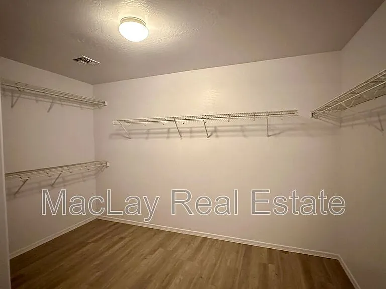 5216 W Albeniz Pl — Photo 10