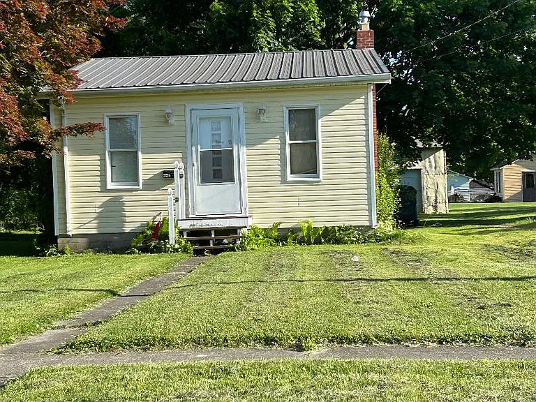 329 Louise Ave — Photo 1