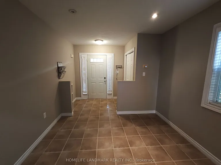 370 Sauve Cres — Photo 3