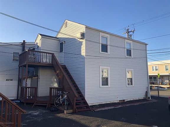 3rd image of 221 Hamilton Ave #F6