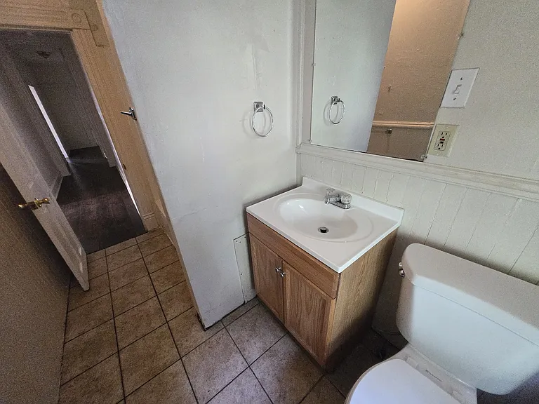 407 N Webster Ave — Photo 36