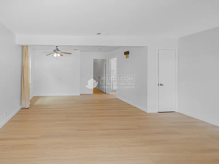 369 S 20th St — Photo 2