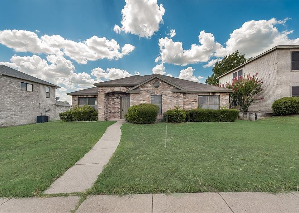 1st image of 321 Sandlewood Ln