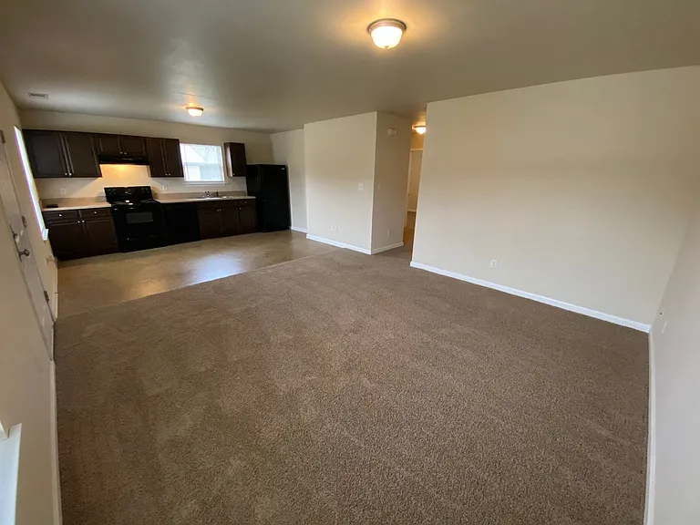 33 Jacob Ln — Photo 4