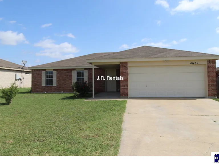 4601 Lloyd Dr — Photo 2