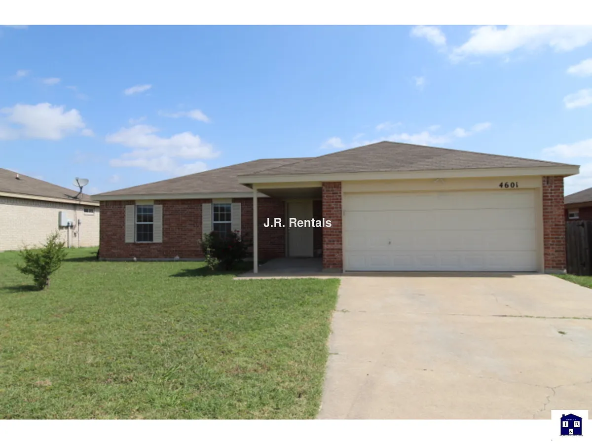 Building Photo - 4601 Lloyd Dr