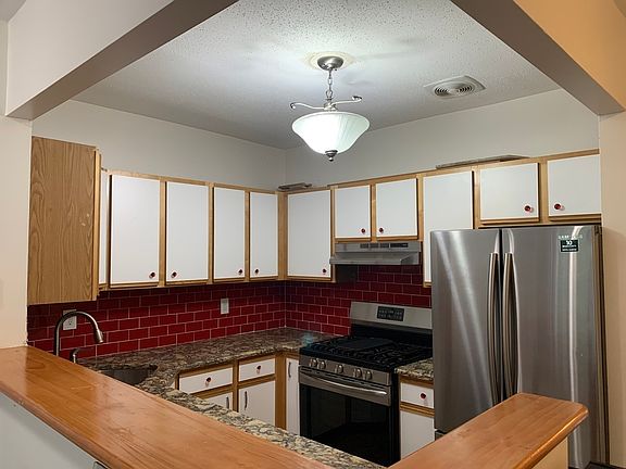 3rd image of 48 Underhill Ave #3