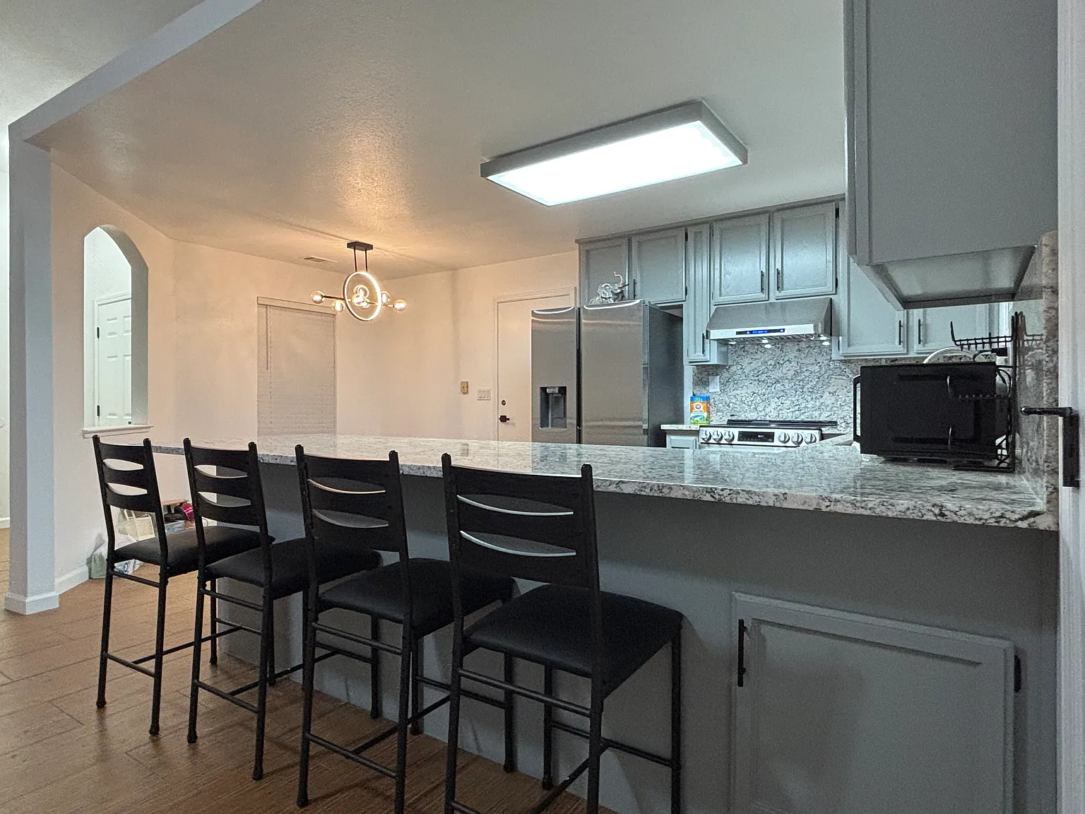 3 bed, 1185 sqft, $3,950 — Photo 4
