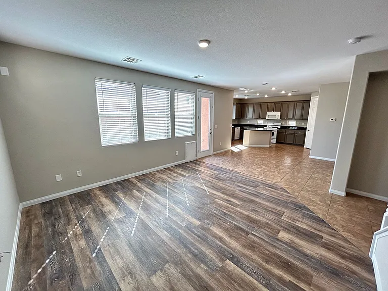 10743 Knickerbocker Ave — Photo 7