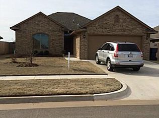 10712 SW 36th St, Mustang, OK 73064