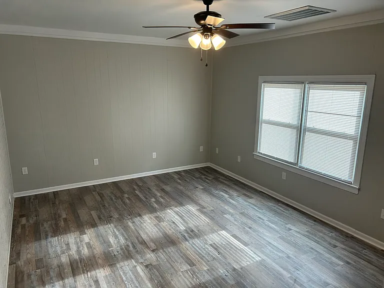 3517 Northern Hills Dr — Photo 7