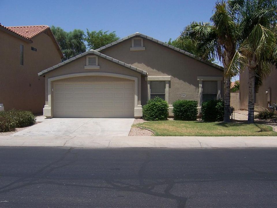 1st image of 42682 W Colby Dr