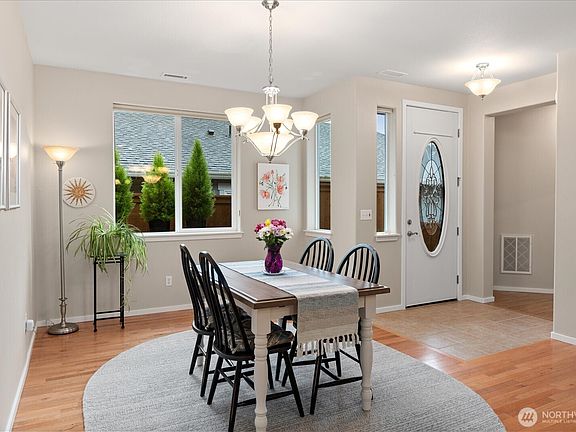 4th image of 4807 Bend Drive NE