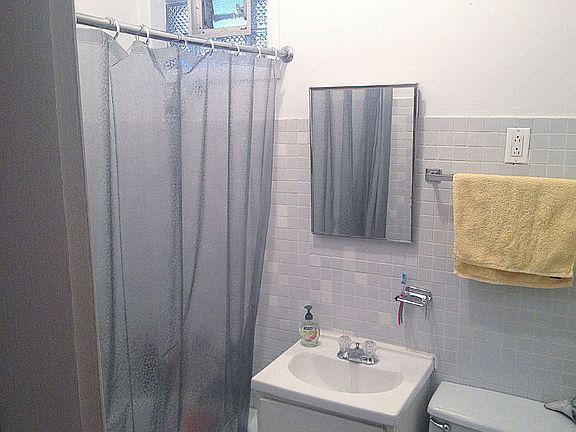 5th image of 1509 W Barry Ave